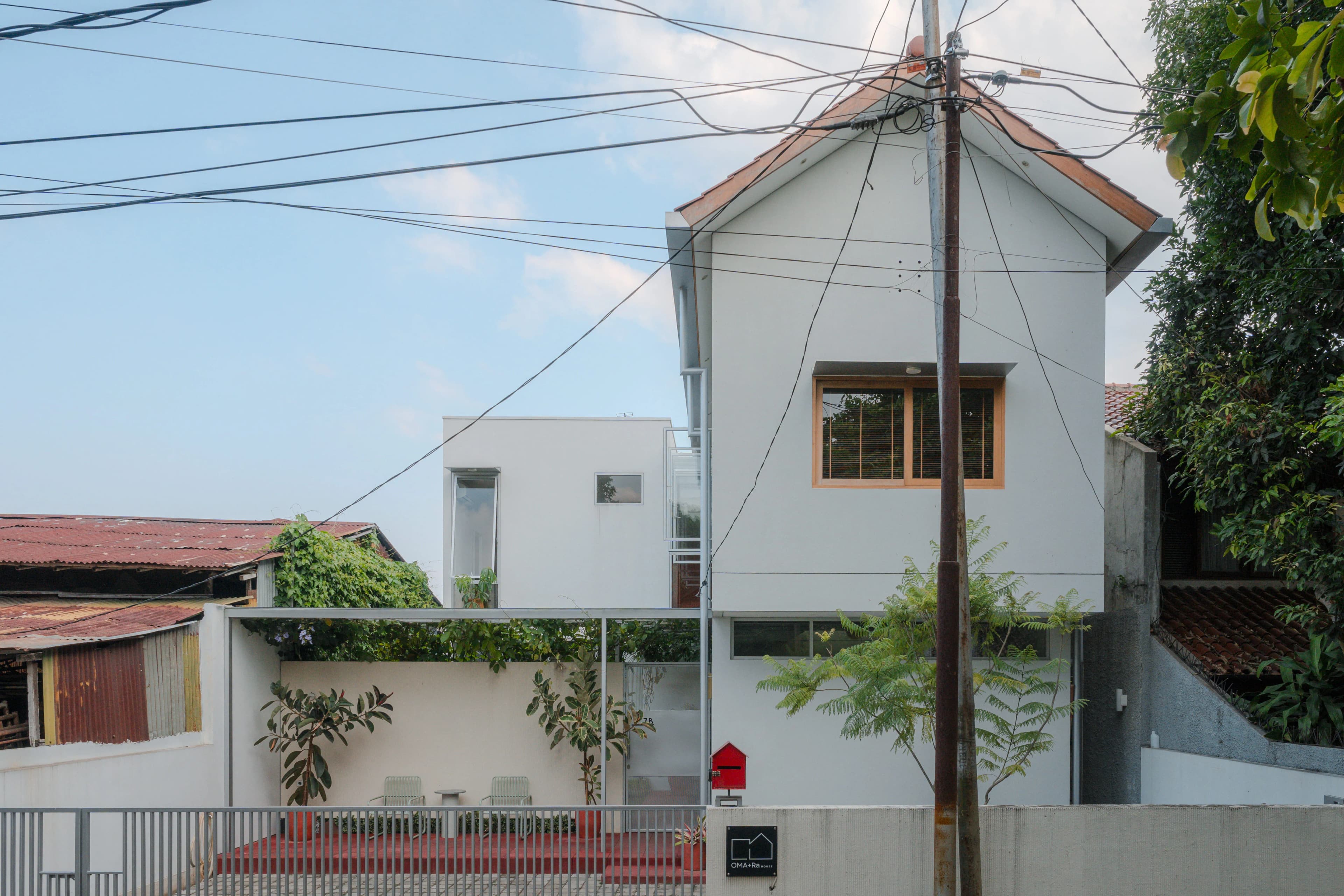 OMARA HOUSE mobile 3